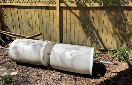 DIY homemade compost bins<br />
